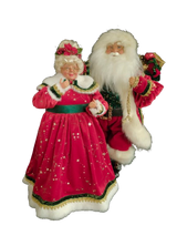 18" Mr & Mrs Santa Claus Set