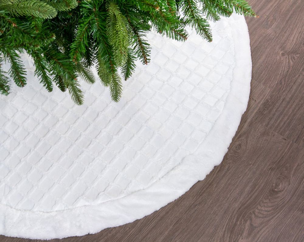 48" White Fuzzy Diamond Tree Skirt