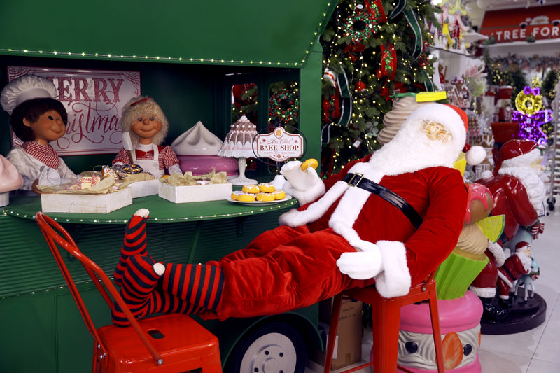 6 FT Santa Claus Leaning Back