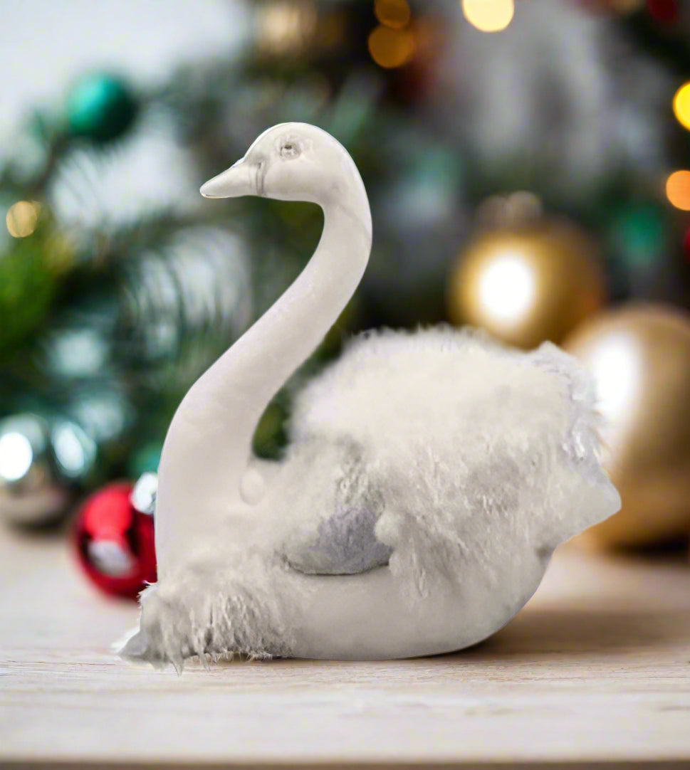 10" White Swan