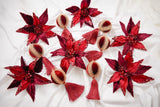 Paquete de adornos y flores de opulencia en rojo y borgoña