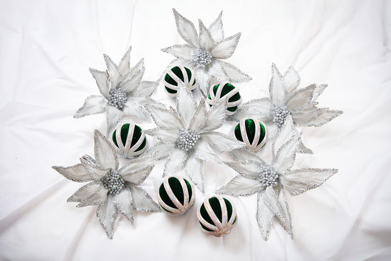 Lote de adornos y flores Opulencia plateada y verde