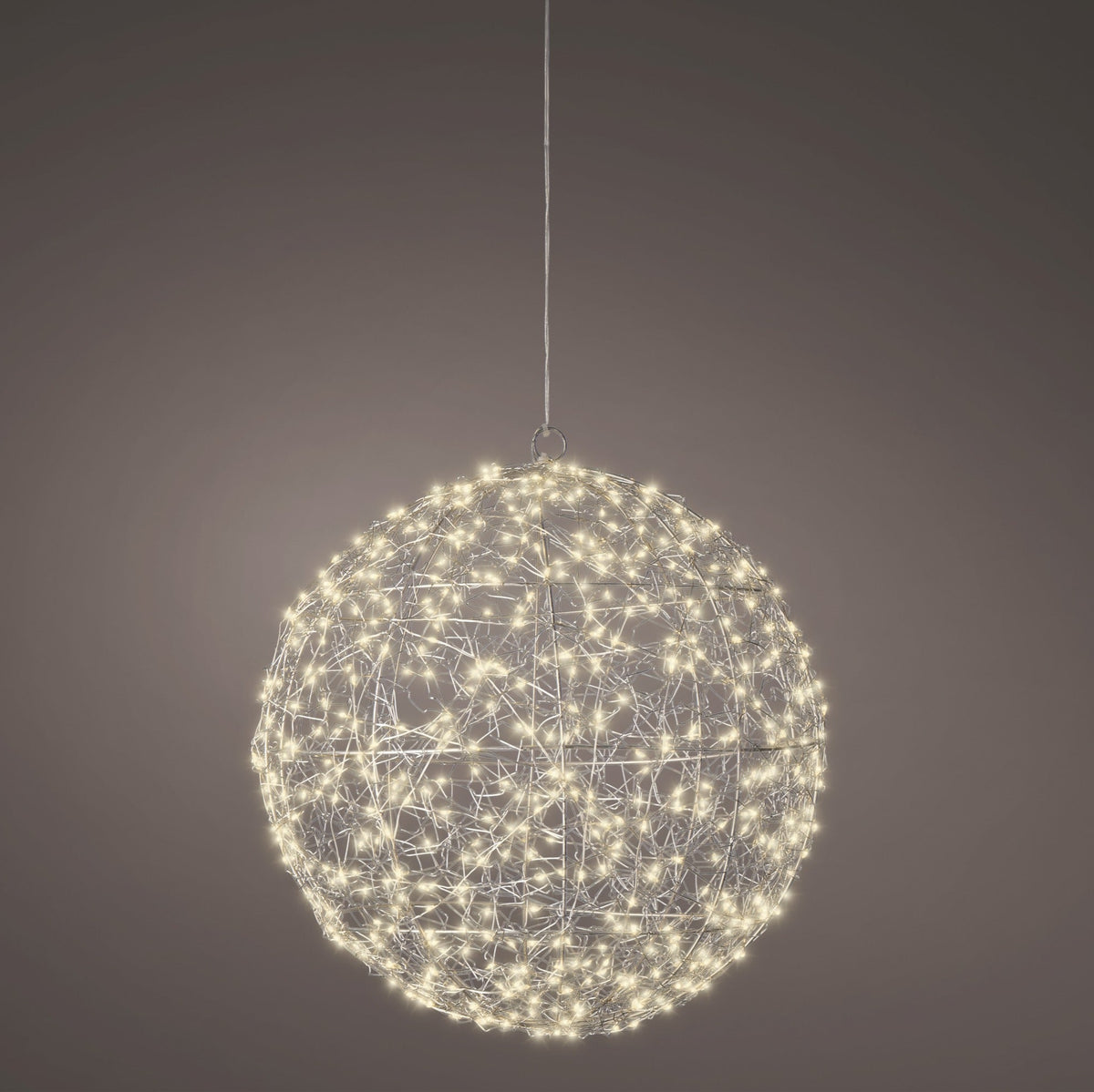 Esfera colgante de 15" con 600 micro luces LED blanco cálido en alambre plateado