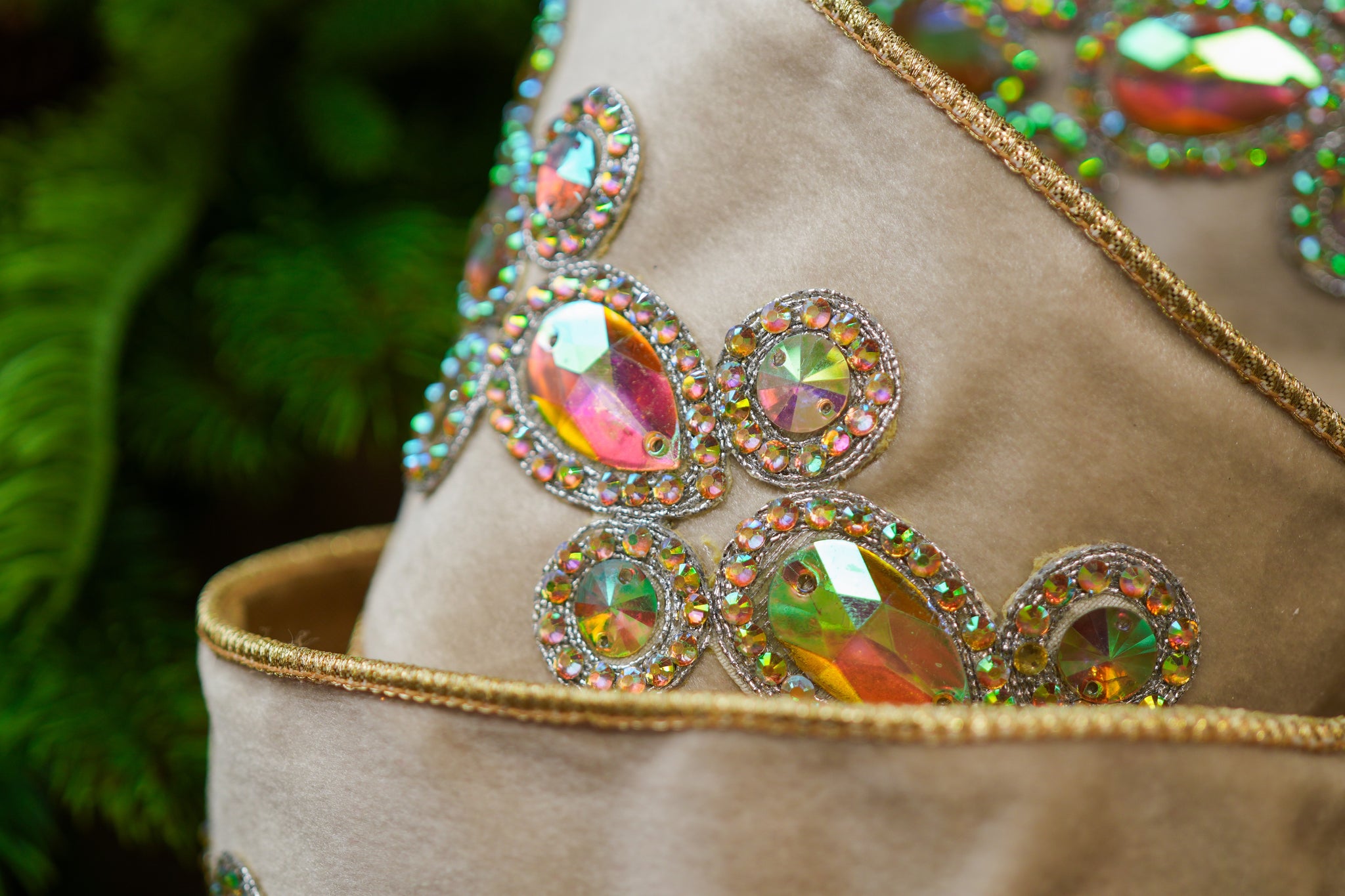 4" X 5YD Ivory Jewel Velvet Ribbon