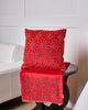 Almohada de Cuentas Roja y Dorada de 18" x 18"