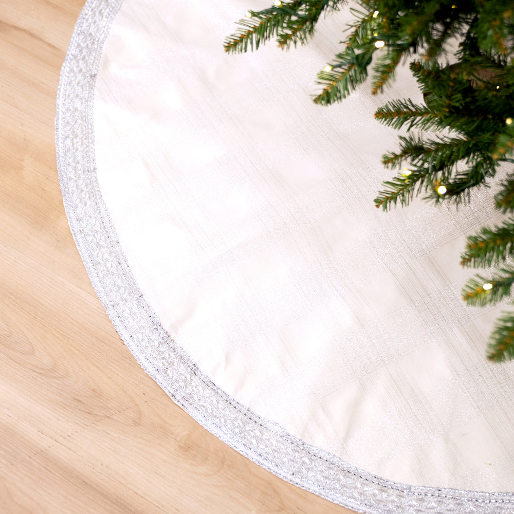 48" White Tree Skirt With Silver Edge