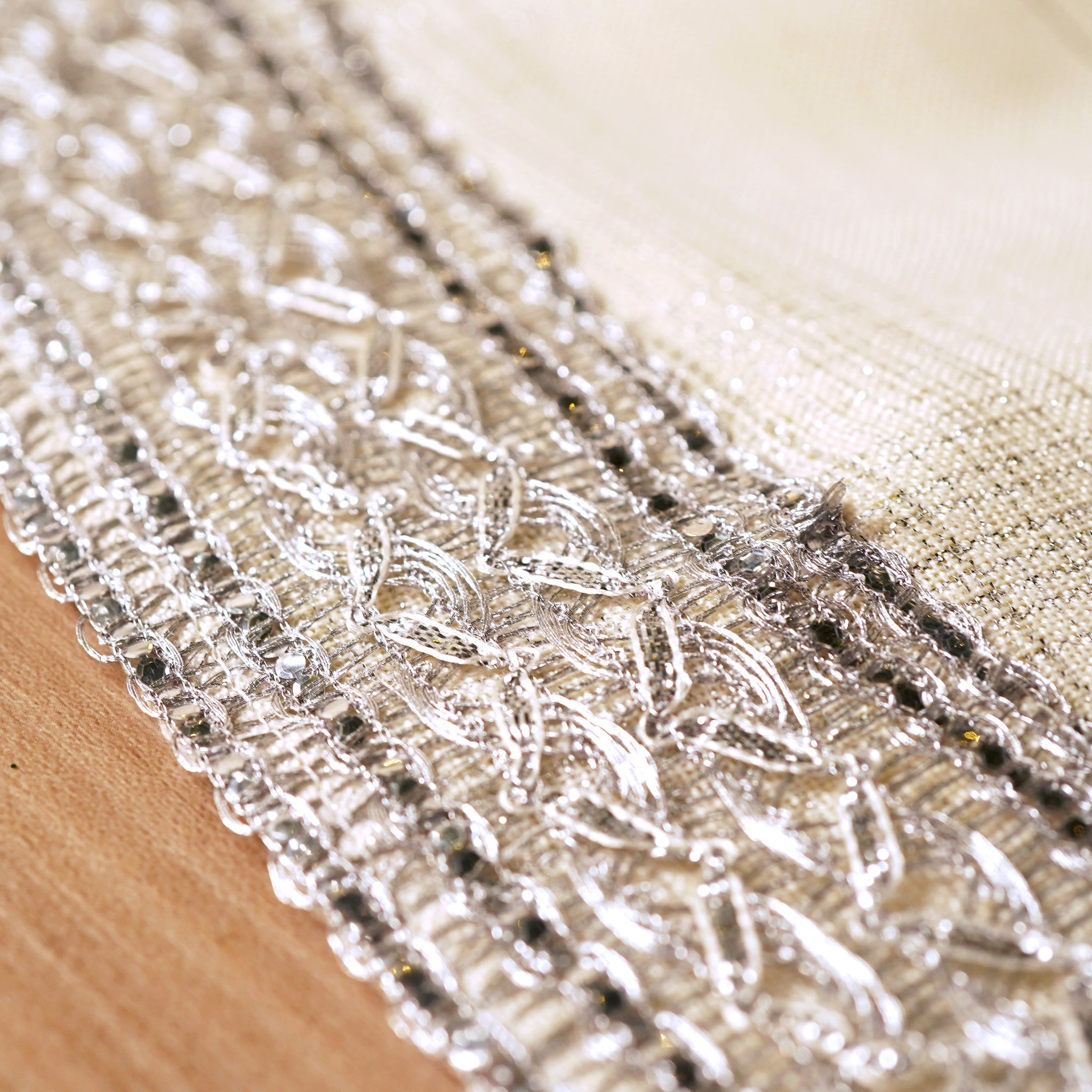 48" White Tree Skirt With Silver Edge