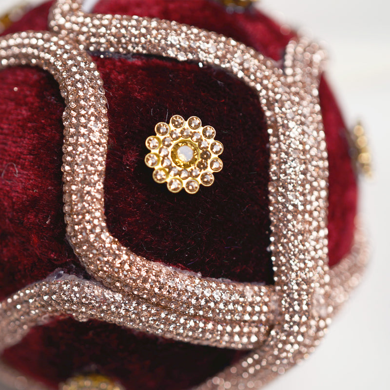 Adorno de bola color borgoña de 10 cm con joyas y detalles de diamantes - Juego de 6