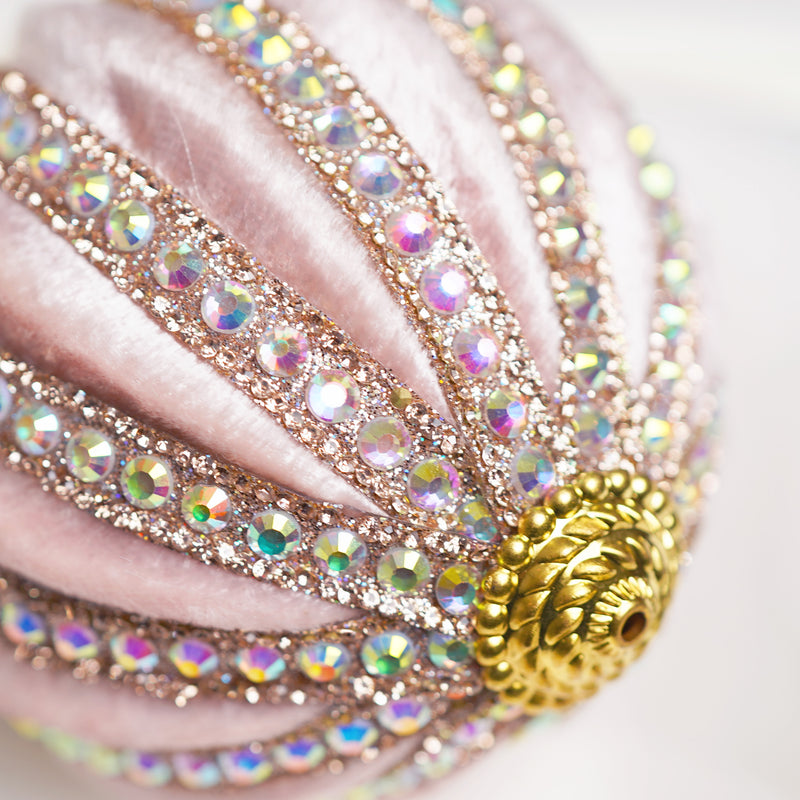 Set de 6 esferas de 10 cm con joyas rosadas