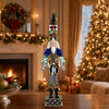 Cascanueces de árbol de Navidad pequeño Mark Roberts de 29.5"