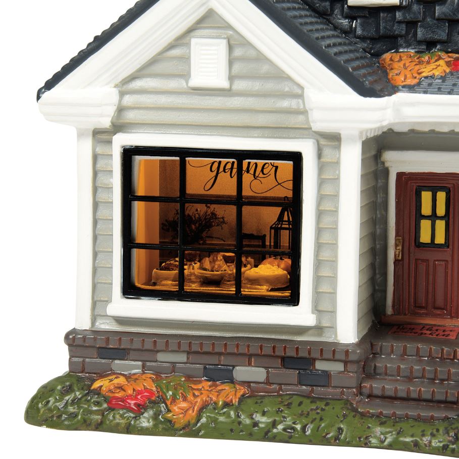 Halloweeen Village First Edition Gather 'Round For Thanksgiving