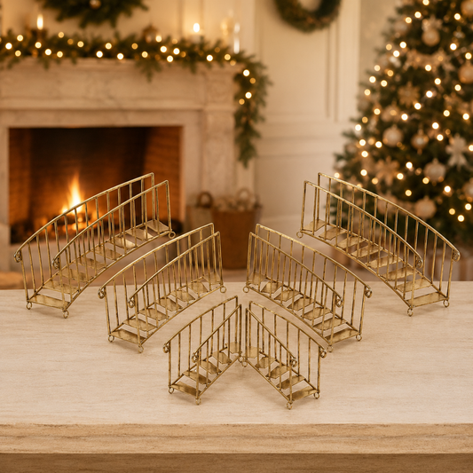 Set de 6 escaleras navideñas doradas Mark Roberts de 16" a 22"