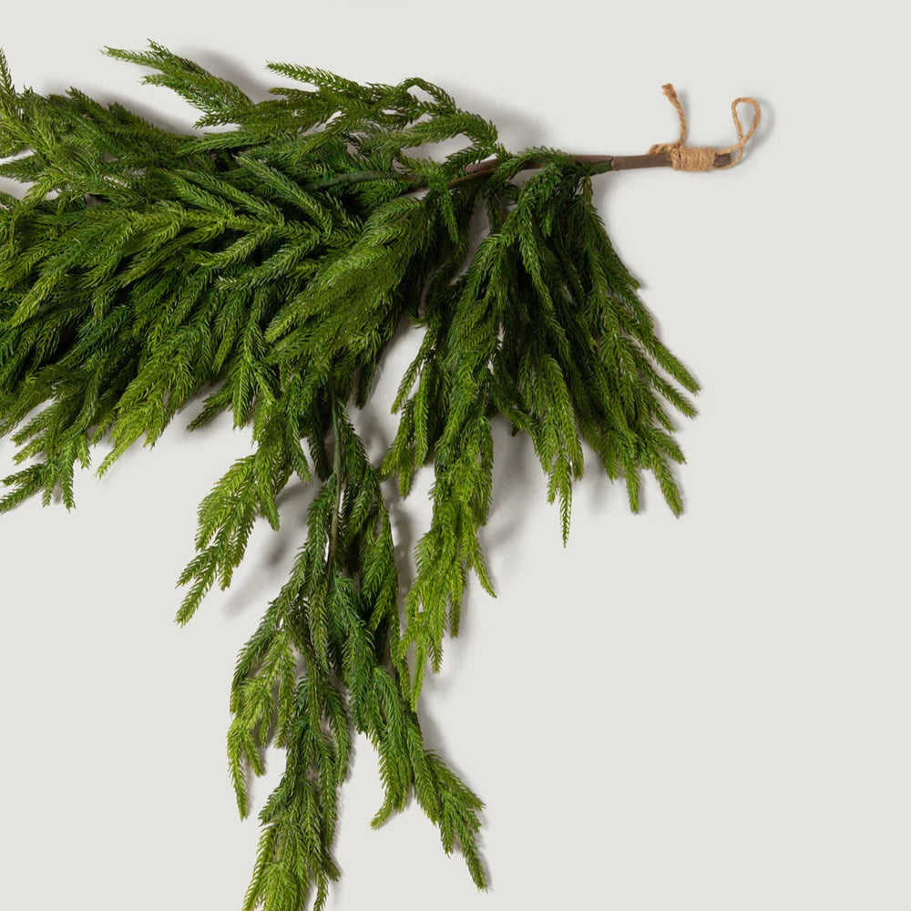 40" X 27" Norfolk Dripping Garland