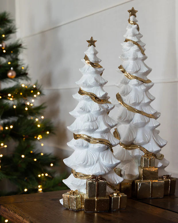 Árbol blanco de 16" con paquetes dorados
