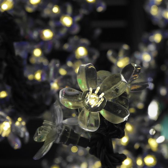 7 FT Dynamic RGBWW Cherry Blossom Tree