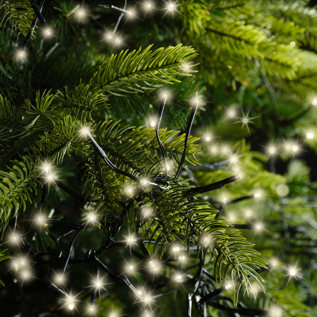 23 FT 768 LED Warm White Cluster Lights With Green Wire 8 Function Twinkle