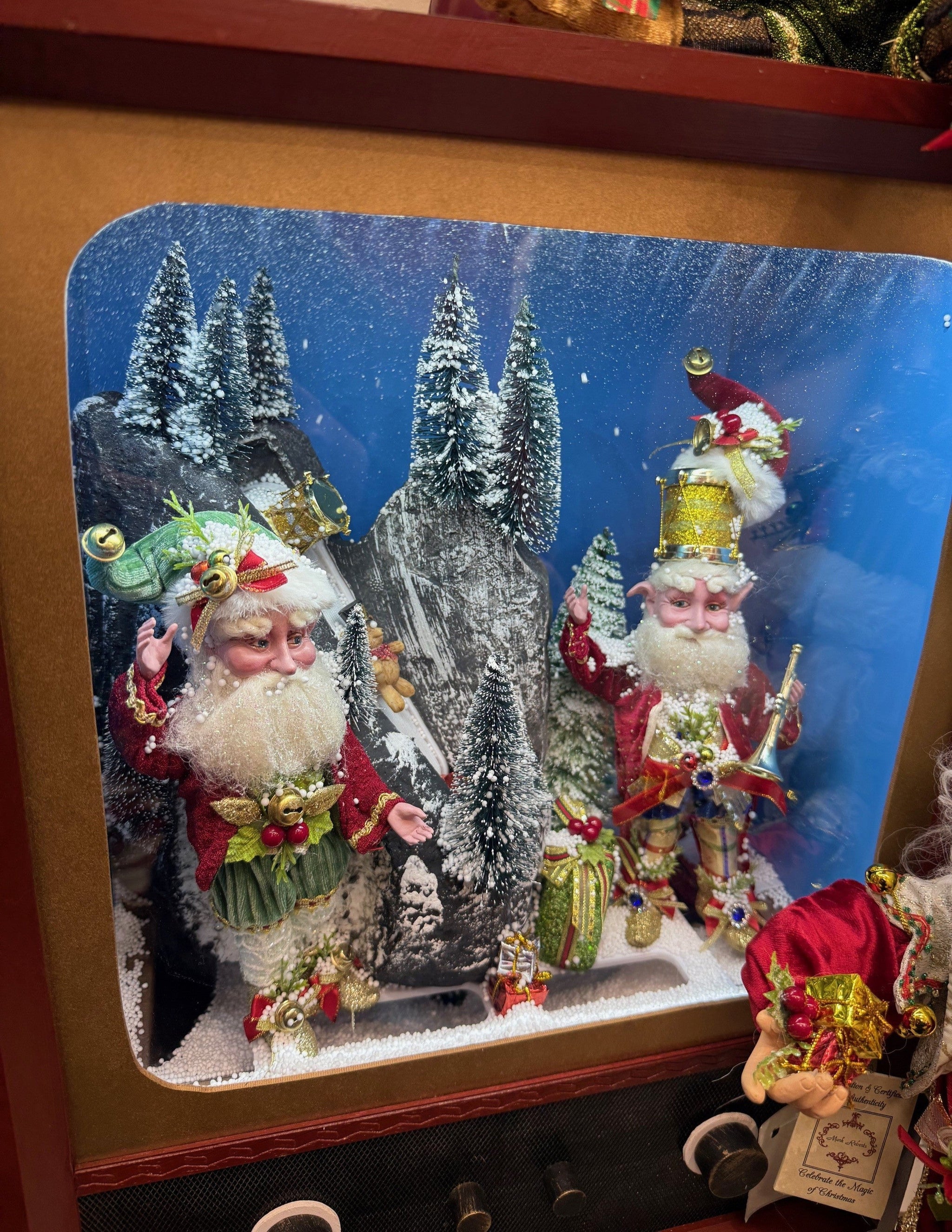 Mark Roberts 23" Old Fashioned TV With Elves