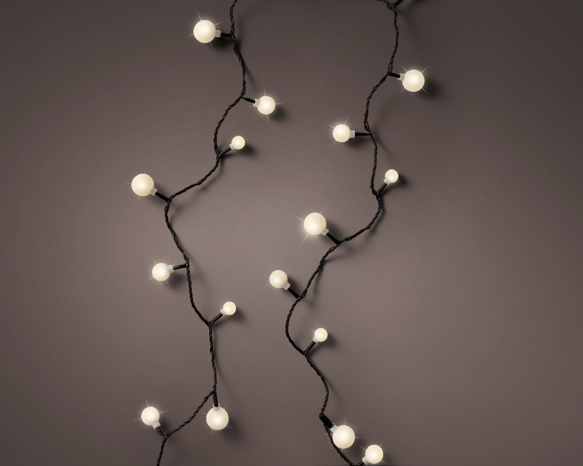 Guirnalda de luces cálidas cereza de 9,14 m y 120 ledes con cable negro