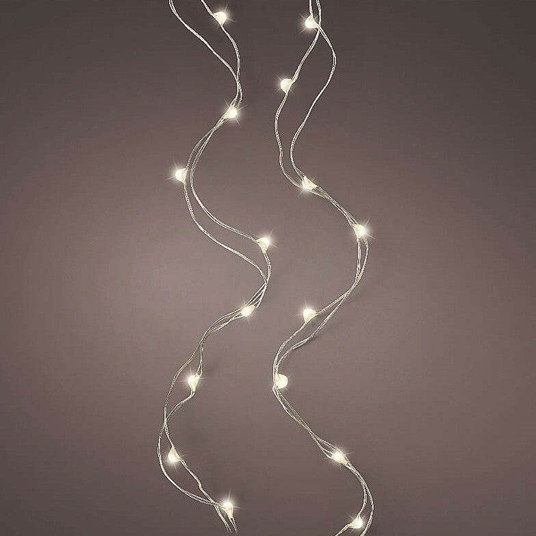 Luces LED micro cálidas fijas de 16 pies y 100 con cable plateado a pilas