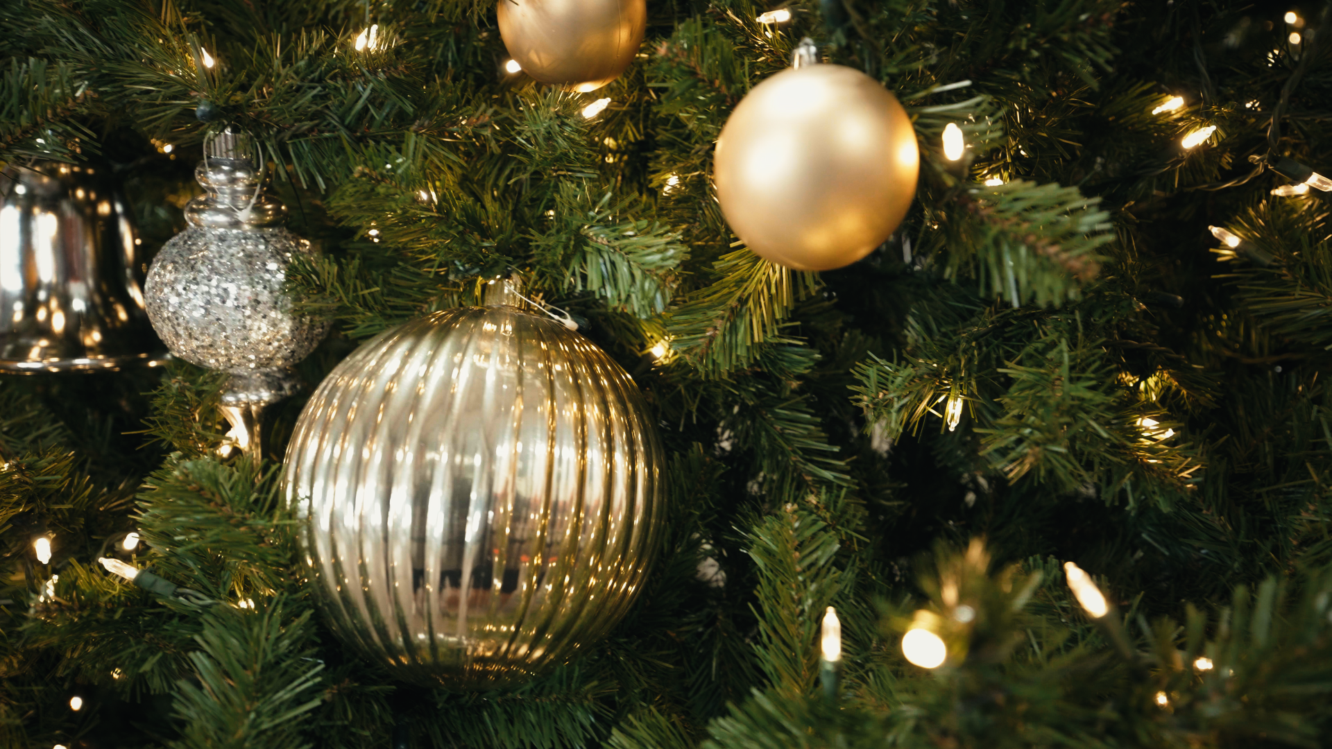 Gold & Silver UV Tree Decor