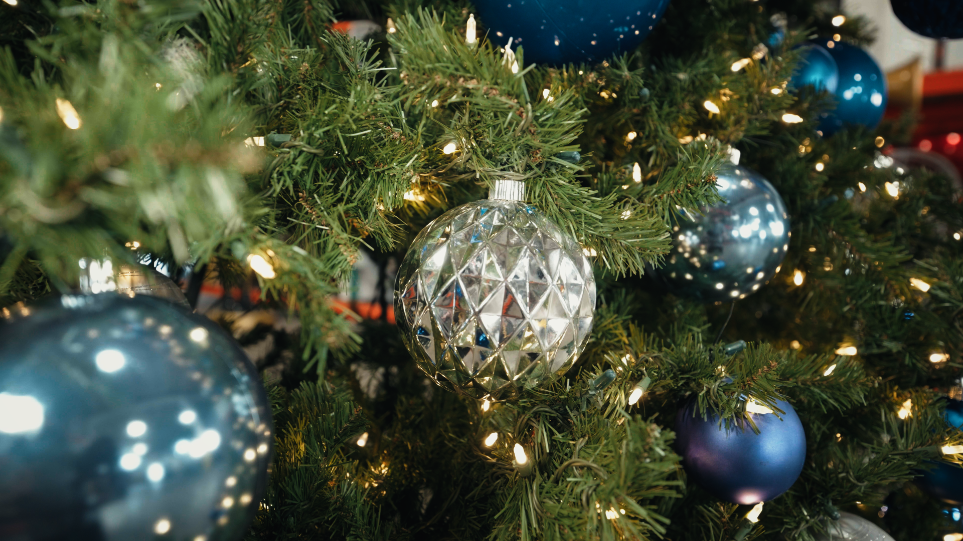 Blue & Silver UV Tree Decor