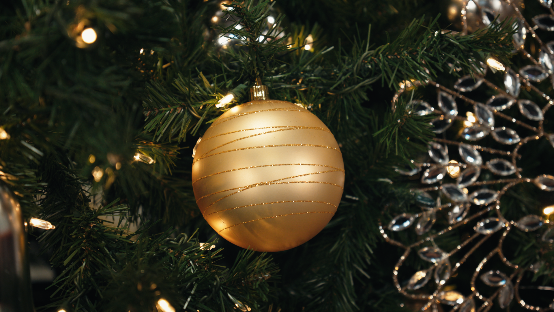 Gold & Silver UV Tree Decor