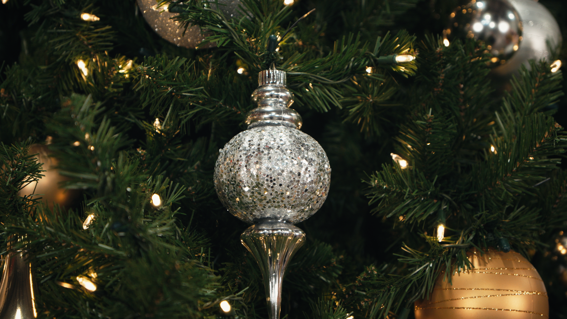 Gold & Silver UV Tree Decor