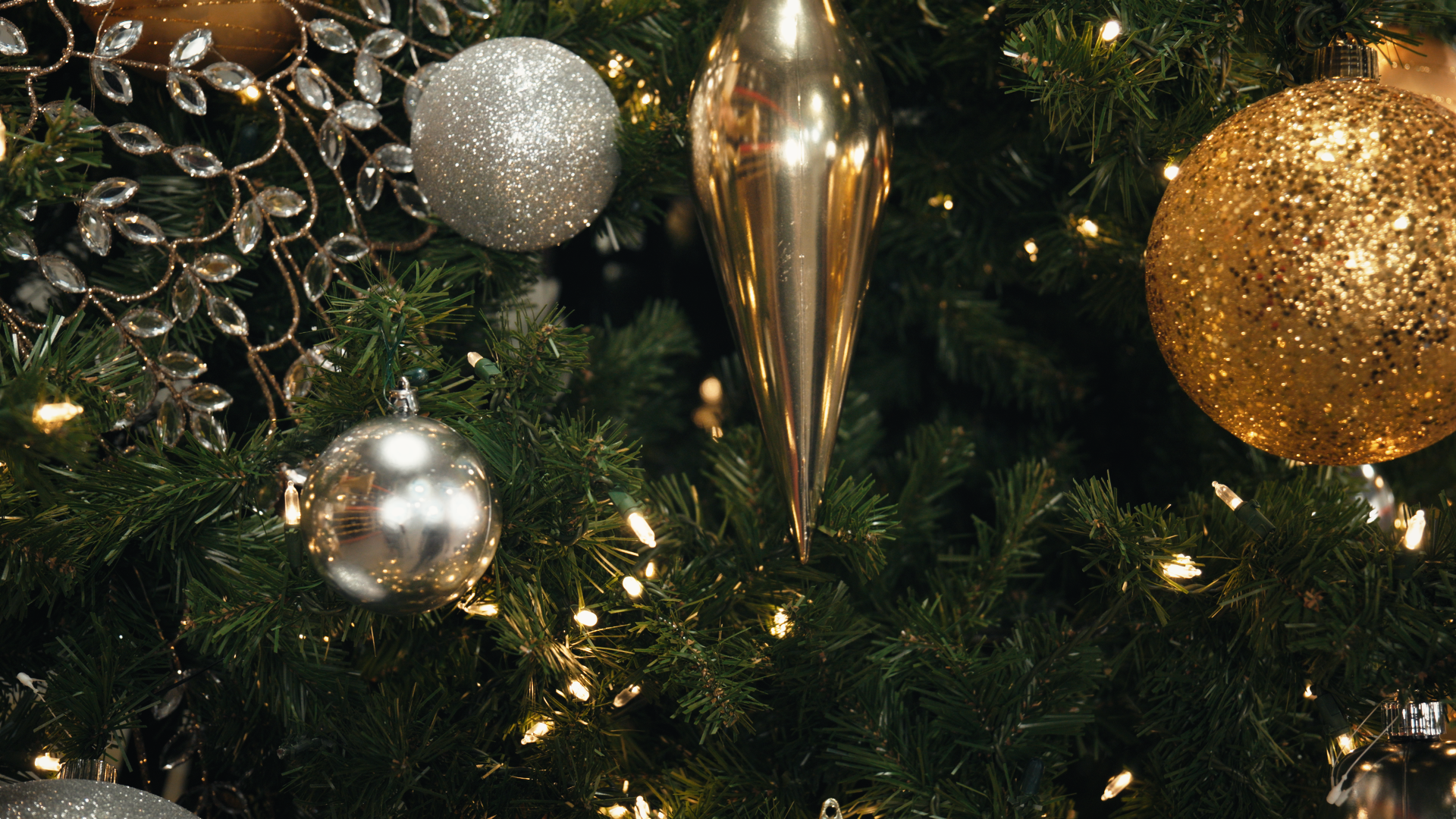 Gold & Silver UV Tree Decor