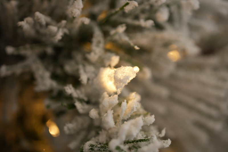 Abeto Nieve Esponjosa con Luces LED Blanco Cálido Pre-instaladas