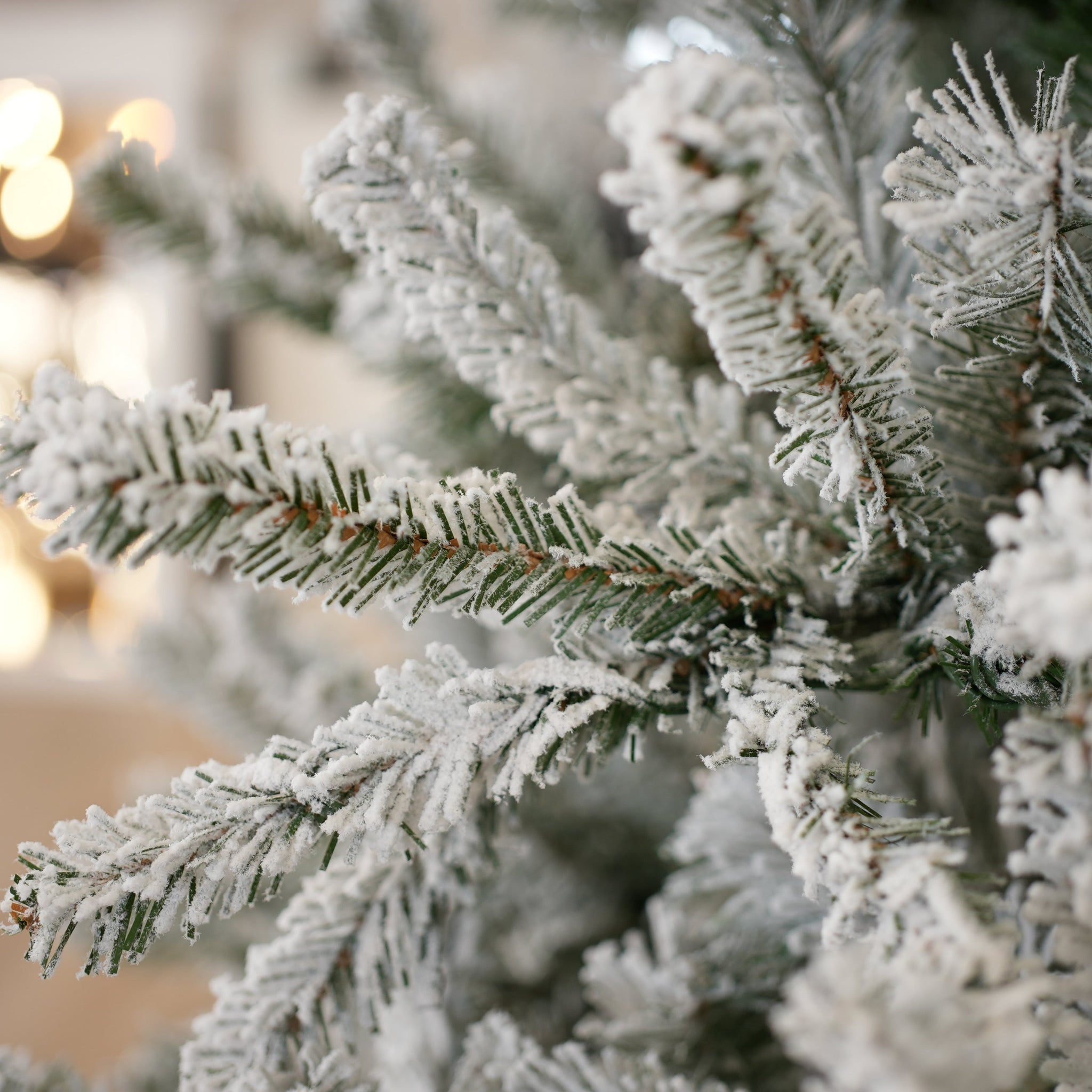 Duke Flocked Tree Unlit