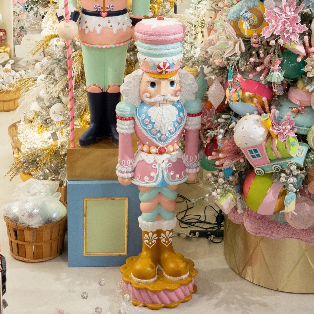 Set of pink LED shops pastel nutcrackers