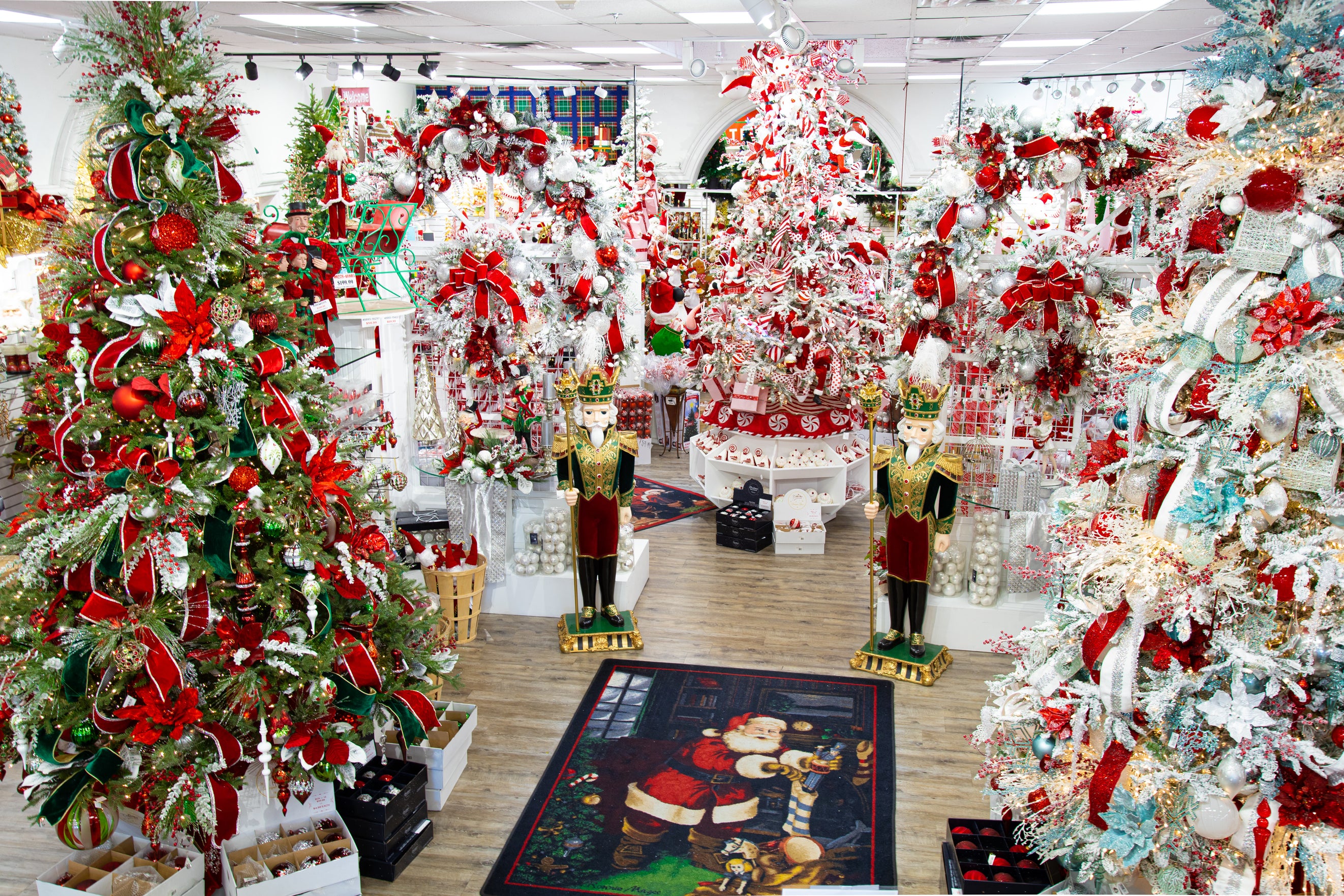 Artificial Prelit Christmas Trees | Outdoor Holiday Decoration Store