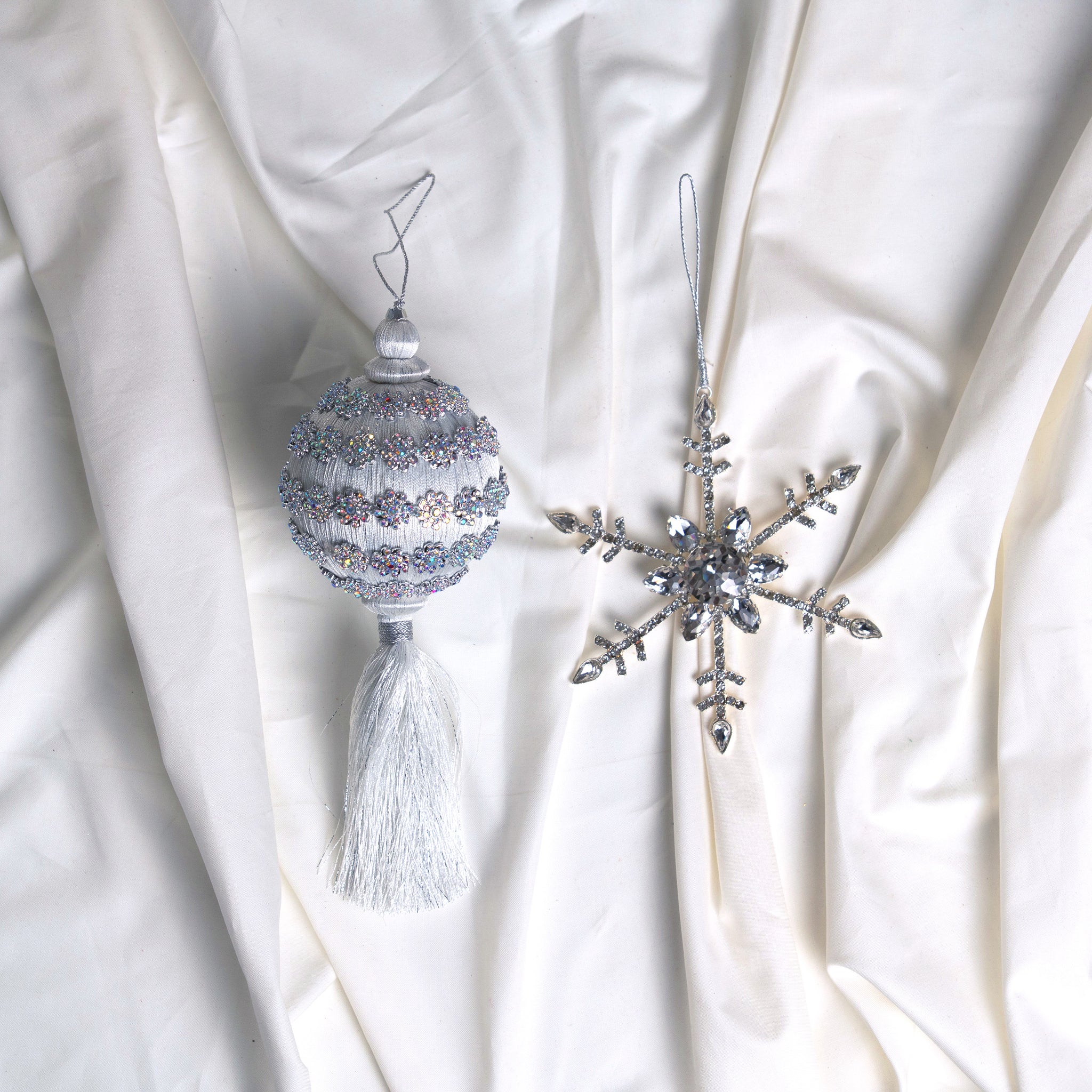 Emerald & Silver Opulence Ornament, Snowflake, & Ribbon Bundle