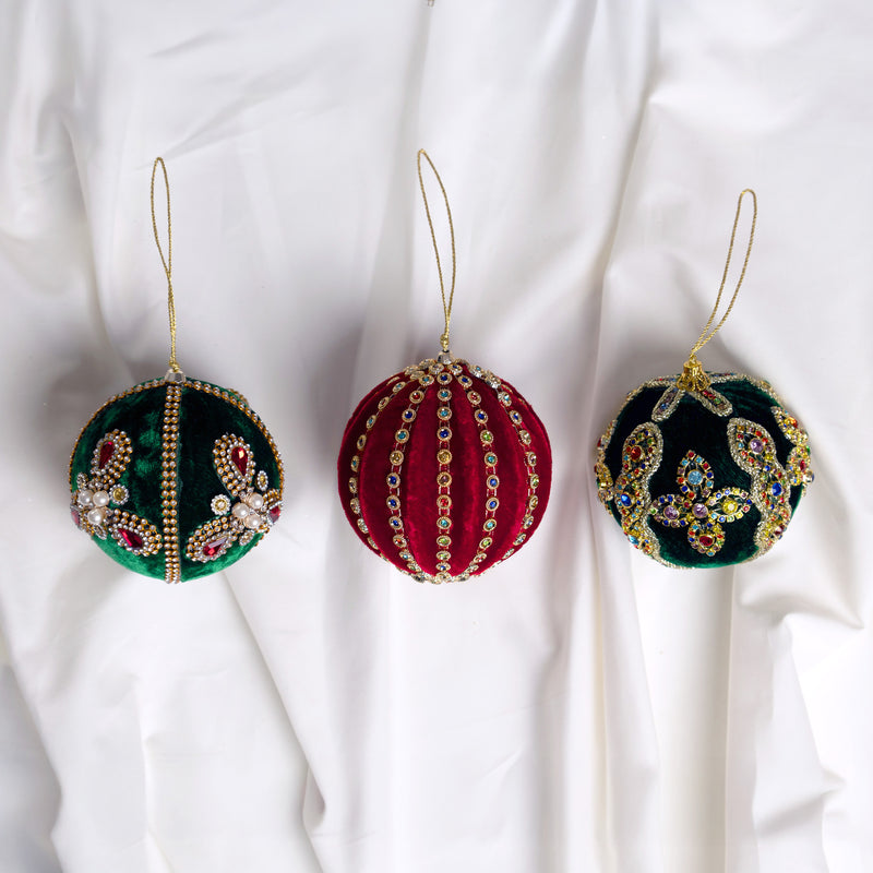 Lote de adornos y cinta Opulencia Roja y Verde