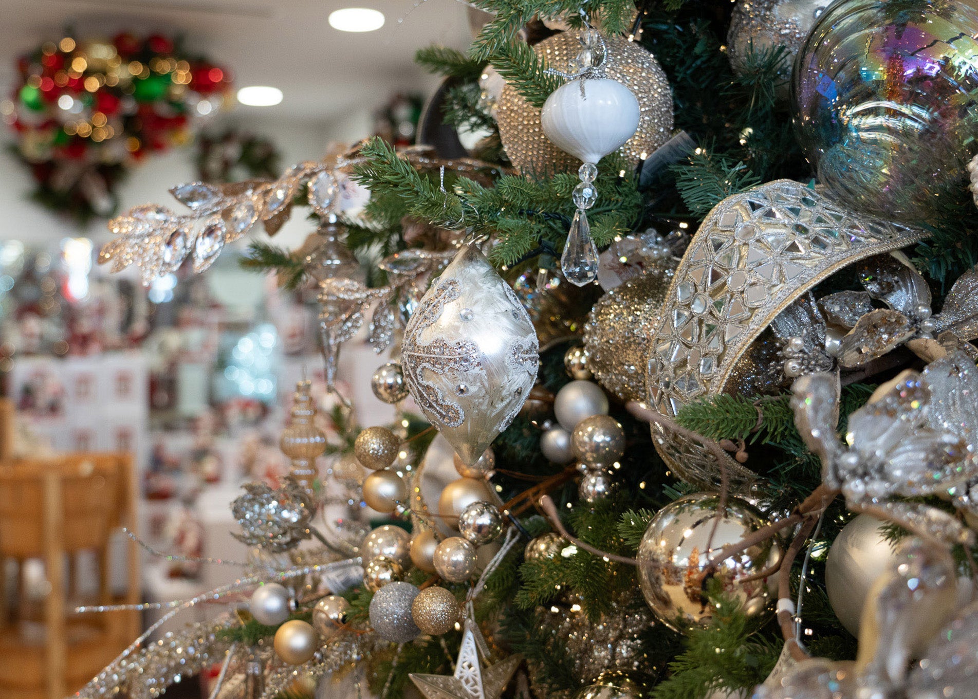 Artificial Prelit Christmas Trees | Outdoor Holiday Decoration Store